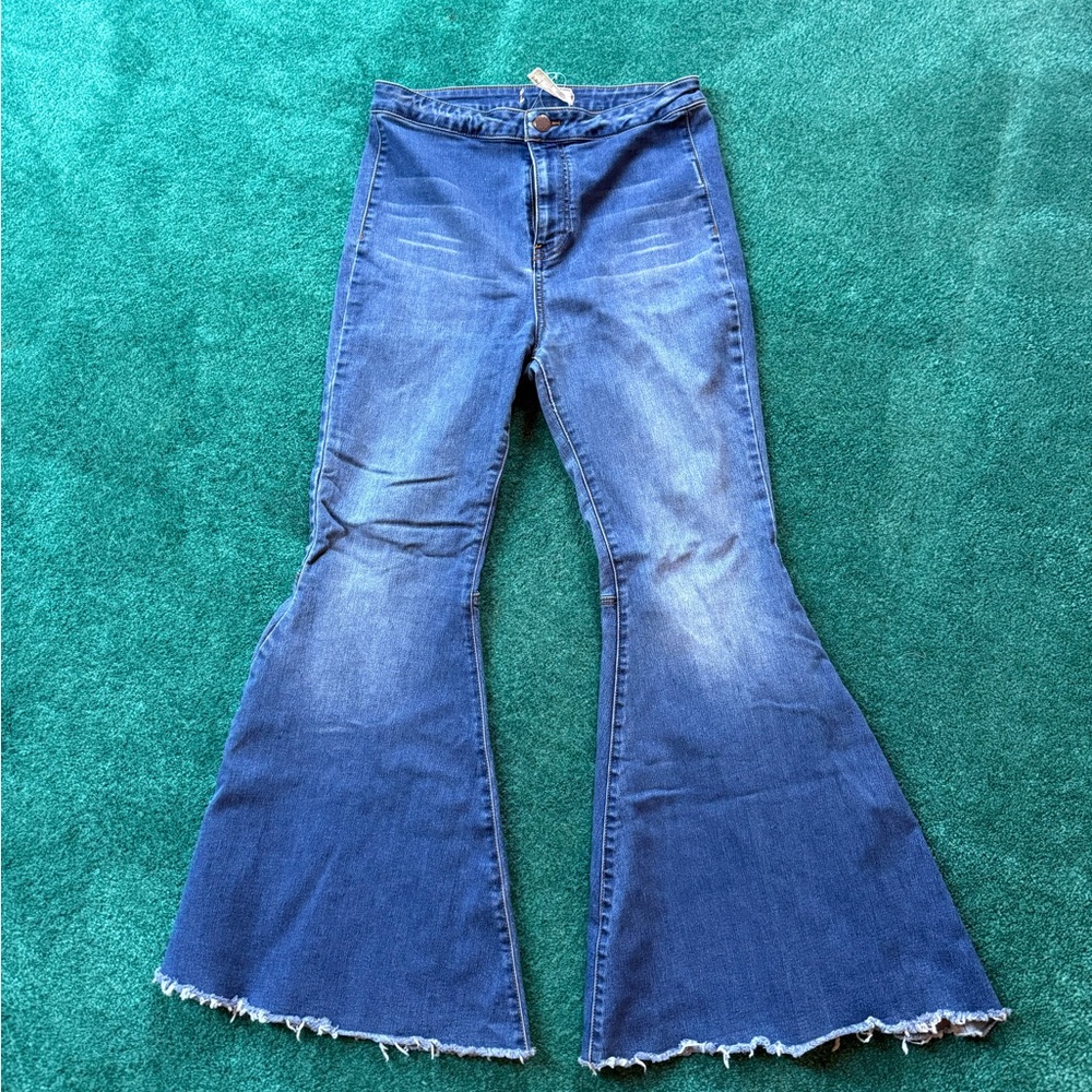 Free People Women's Blue Ultra Flared Jeans sz 29